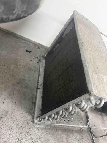 鼎浩空調工程 - 散熱器清潔前