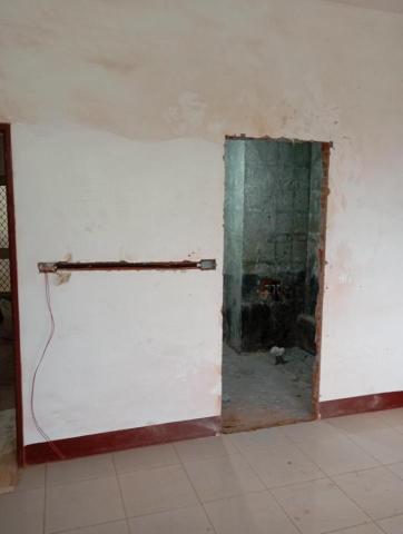 鐵皮屋頂漆，防水漆，圍籬，室內油漆,廁所翻修都有承做 - 