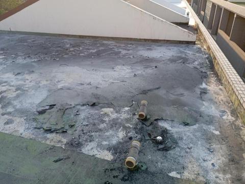 鐵皮屋頂漆，防水漆，圍籬，室內油漆,廁所翻修都有承做 - 