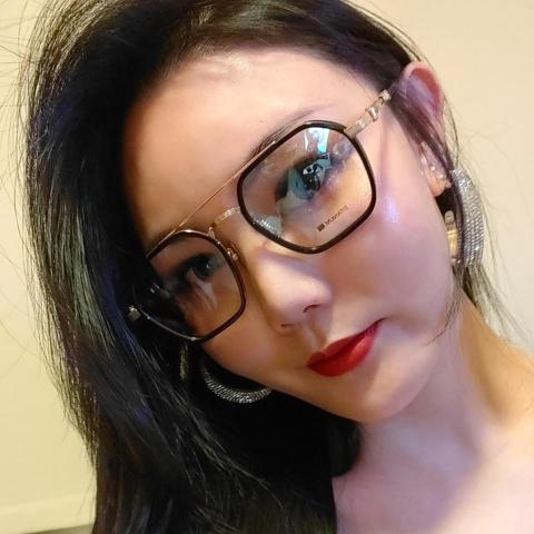 提供名間個人工作室服務的專家黃歆雅