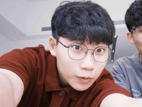 魏立紘
