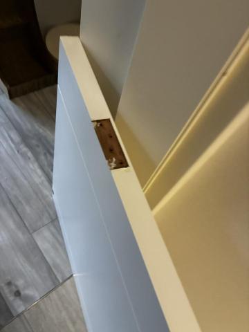 周文翔 - 門片修繕