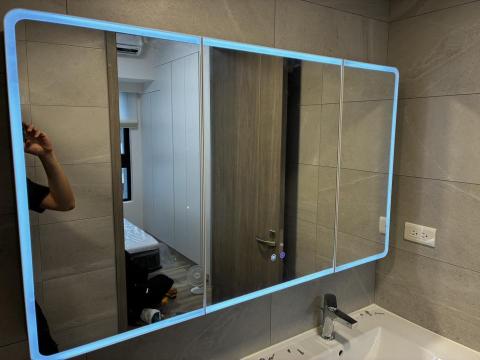 周文翔 - 鏡櫃安裝上牆