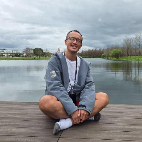 提供做鏡子服務的專家鍾昆儒