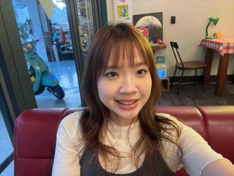 台中南區韓文學習家教推薦顏靖芝