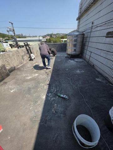 FRP玻璃纖維防水、室內外防水、內外牆油漆、仿石漆、侷限空間 - 桃園龜山 頂樓防水