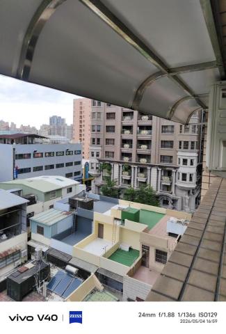 簡宗威 于杰鐵類工程 - 覺民路上大樓十樓住戶雨遮換塑鋁板