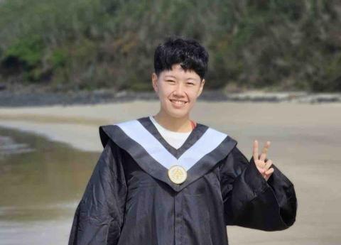 提供線上數學解題服務的專家鄭雅恆