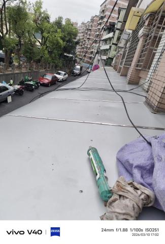 簡宗威 于杰鐵類工程 - 大寮山頂國小附近透天住戶換塑鋁板