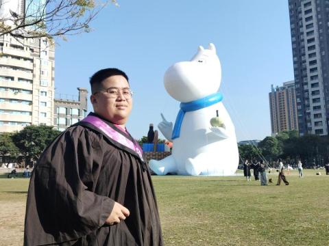 蔡閎任