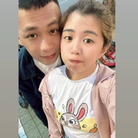 提供代工折蓮花服務的專家顏甄儀（琣琣）