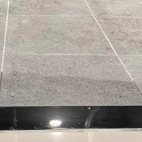 提供磁磚修補美容服務的專家林三富