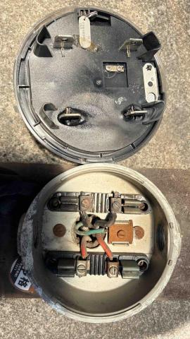 菲比水電｜高雄水電專業維修站 - 電錶用電過載熱熔更新(含協助申請)