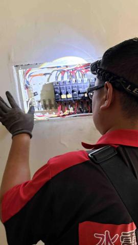 菲比水電｜高雄水電專業維修站 - 無熔絲開關更新