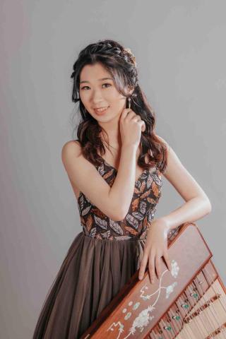 提供揚琴演奏方法服務的專家官郁珈