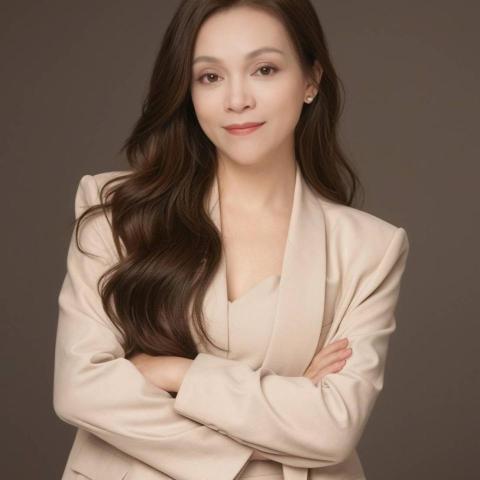 提供主持稿範本服務的專家Alicia