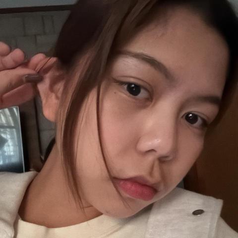Emily | 視覺排版與故事文案