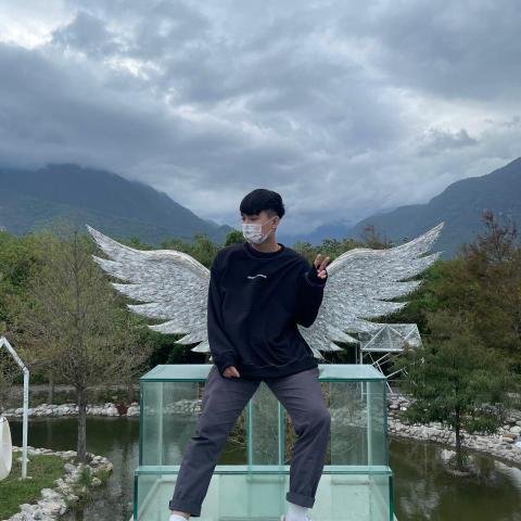 提供燦坤洗冷氣服務的專家上睿 黃