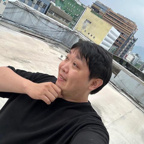 提供台北家庭代工到府收送服務的專家Sean QQ