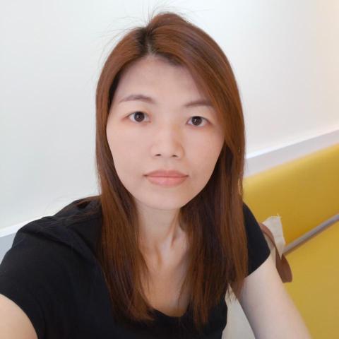 提供報稅服務的專家黃小姐
