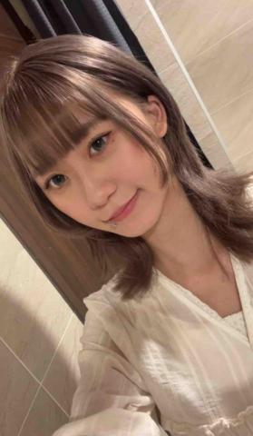 提供幫人化妝服務的專家蔡羽涵