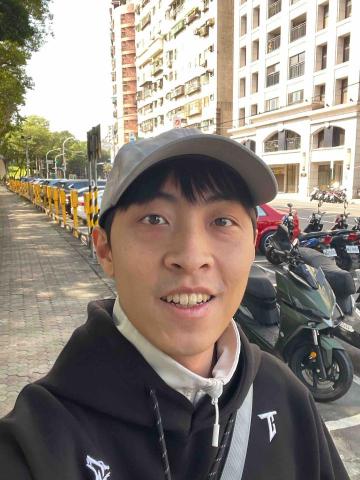 台灣兒童程式設計老師推薦許家瑋 老師