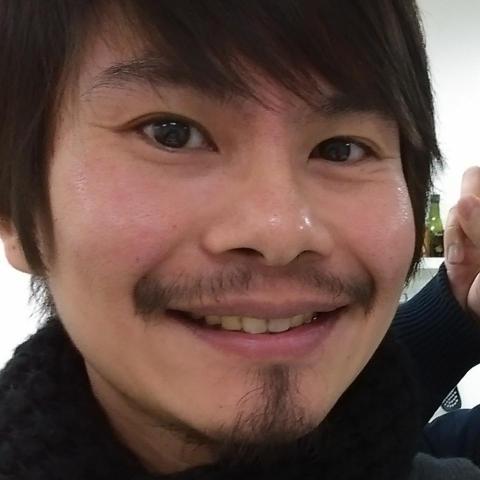 提供排球護膝服務的專家Yu-Sheng Lin
