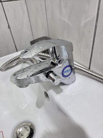 佳銓水電空調工程行 - 臉盆兩用龍頭安裝