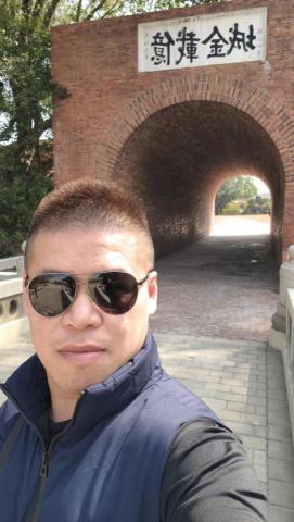 提供寫程式服務的專家劉欣杰