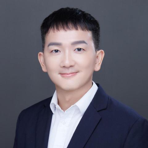 提供free power服務的專家Clint Weng