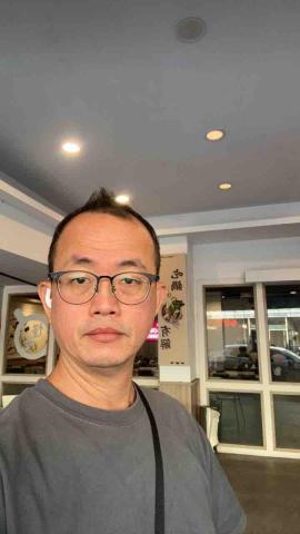 提供內壢白牌車行服務的專家胡先生