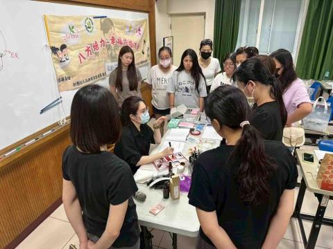 汪睿騏 - 教學經驗豐富、深入淺出、耐心陪你抓盲點小白起步的首選教師，不分年齡都能學的會❤️