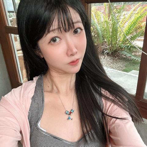 提供禮盒腰封服務的專家李小芸