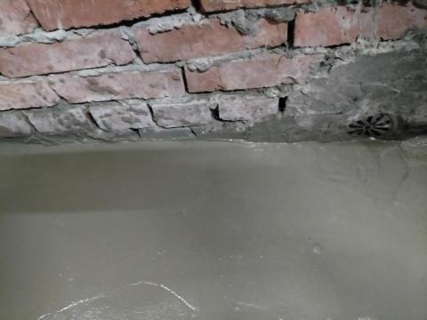 發揚泥作 - 洩水