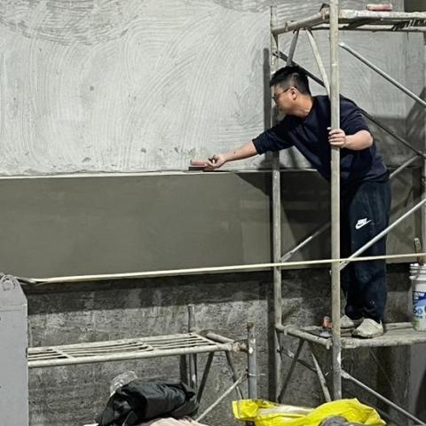 提供衣服修補店服務的專家泥作阿杰