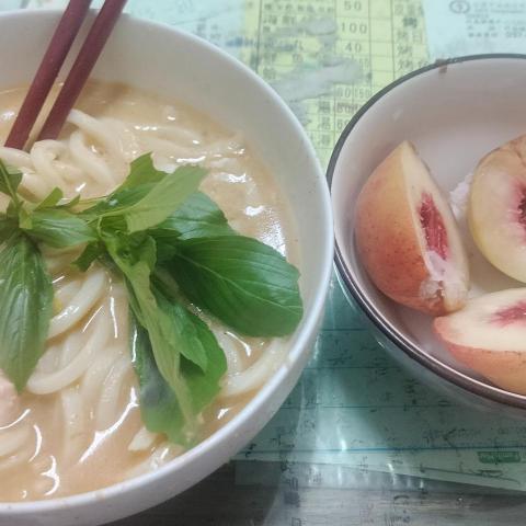 提供蓮花刺青服務的專家李文彬