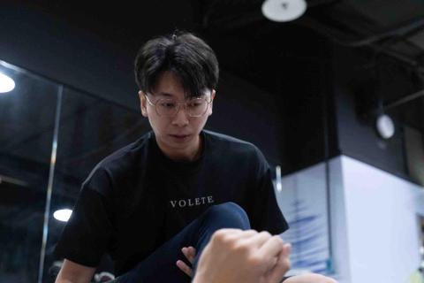 提供hiit動作服務的專家Eric