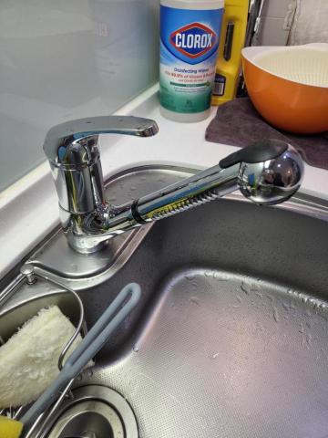 佳銓水電空調工程行 - 廚房伸縮龍頭安裝