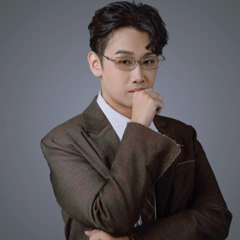 提供管理顧問公司服務的專家勞資嚮導Luke