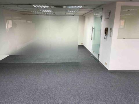 OYAN 奧揚地毯 - 台北辦公室方塊地毯施工