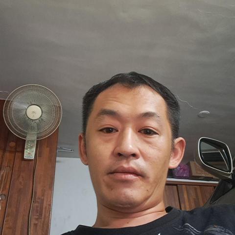 提供物流服務的專家何健源
