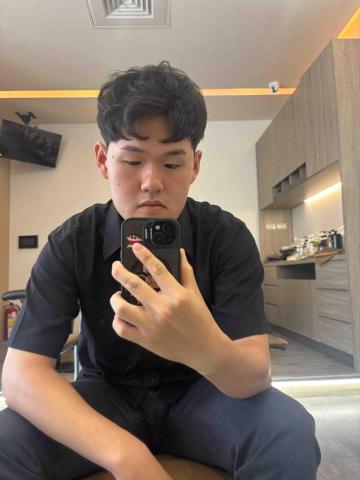提供庭園燈服務的專家周庭凱