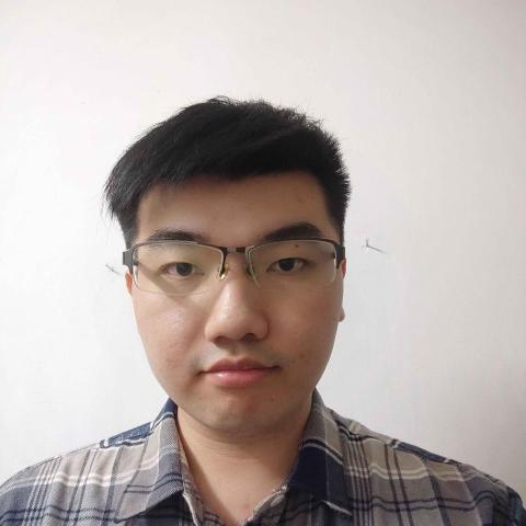 提供融蠟燈服務的專家潘聖融