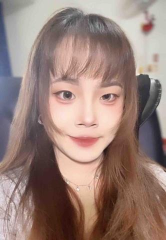 提供彩妝服務的專家彩妝師寶拉ꨄ︎