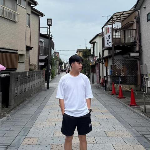 陳泓亦