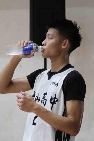 提供籃球服務的專家林東鴻