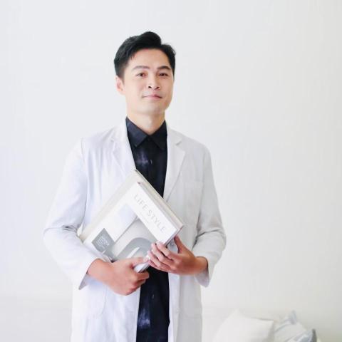 提供995功效服務的專家石偊靖