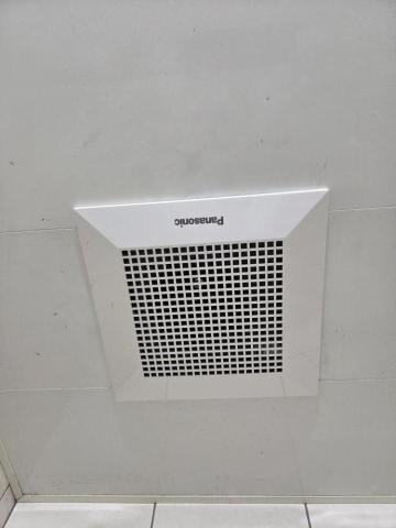 佳銓水電空調工程行 - 客戶自備排風扇安裝