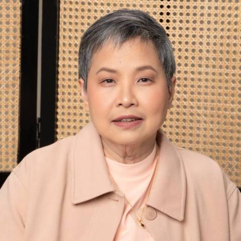 提供禮盒腰封服務的專家Josie Maroga Liao
