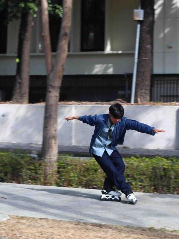 提供溜冰輪服務的專家直排輪教學